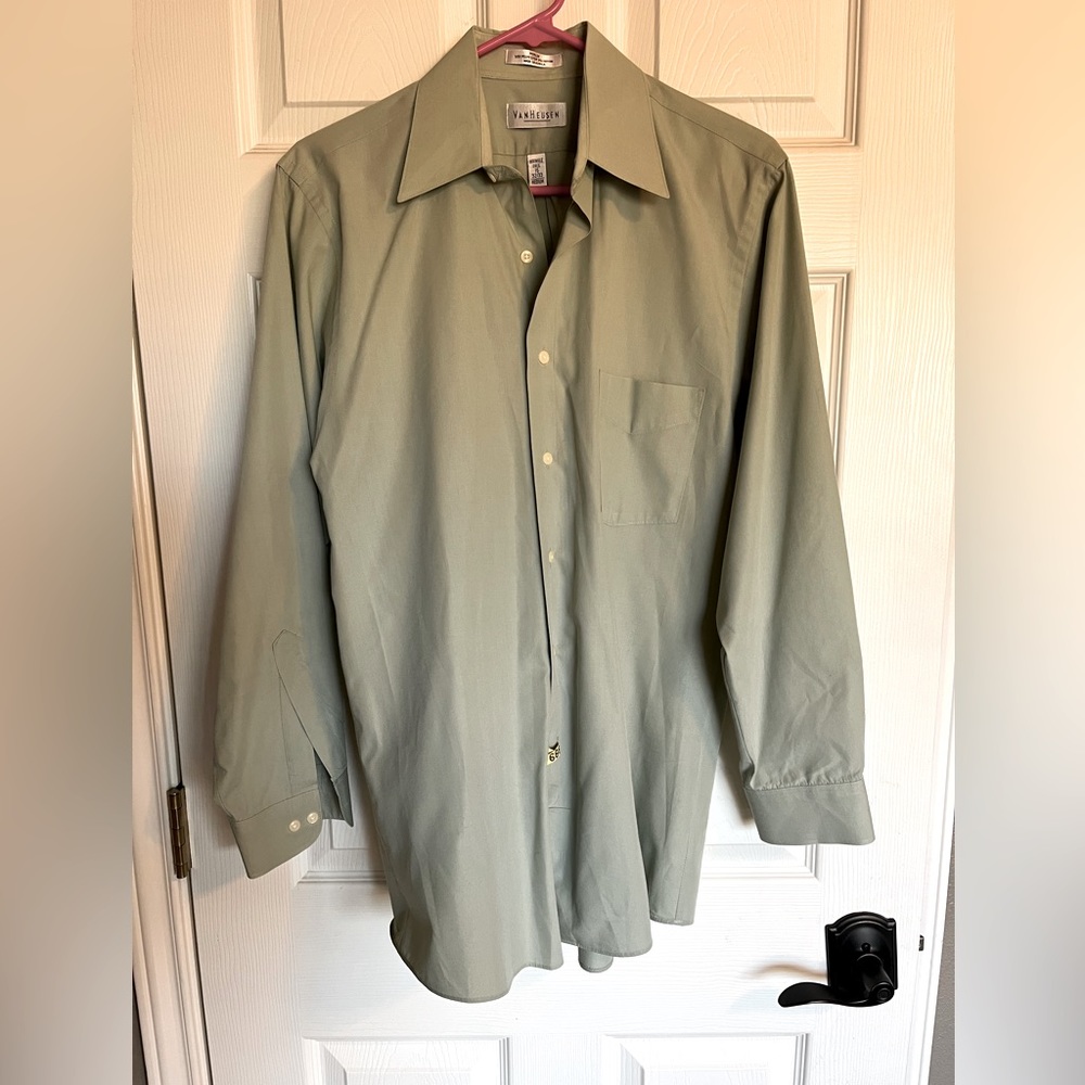 Van Heusen Dress Shirt Size 15 32/33 Medium
